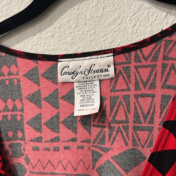 Mid-arm red and black blouse - Picture 3 of 5